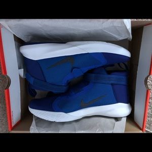 New Nike FlyEase Size 14